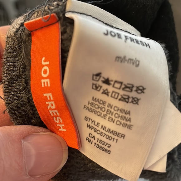 Joe Fresh stylish fleece lined gloves with tech friendly finger tip - Picture 5 of 6